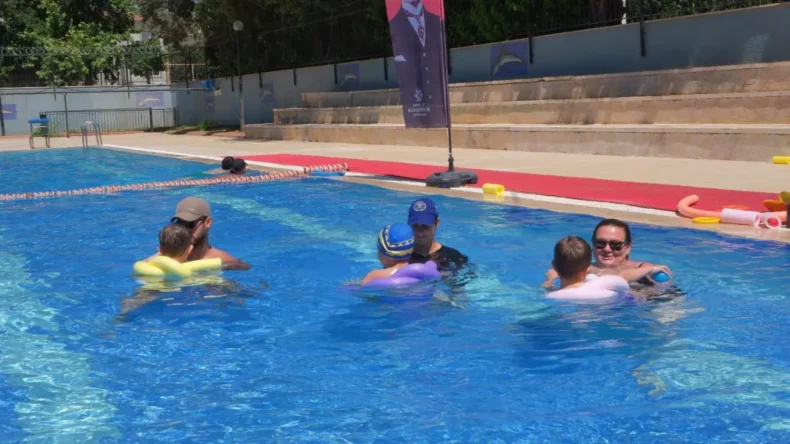Aydın’da otizmli bireylere ücretsiz yüzme eğitimi veriliyor