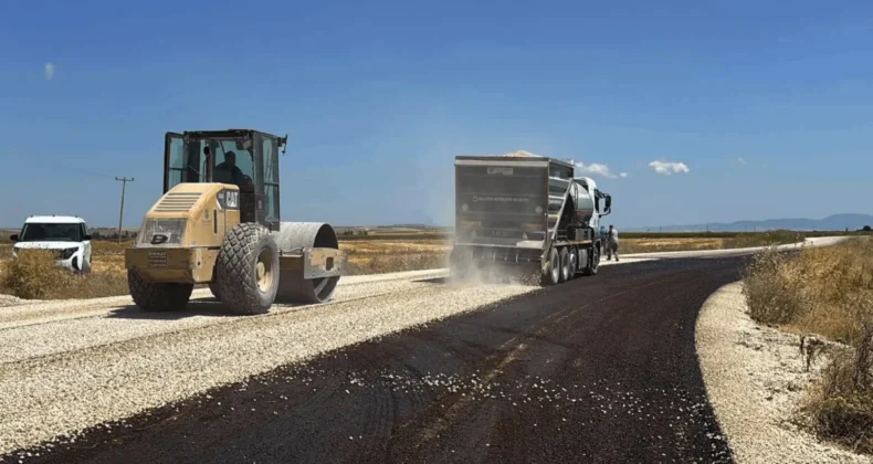 Balıkesir kırsalında yol yenileme çalışması
