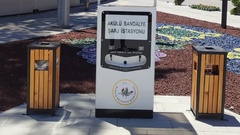 Burdur’a tekerlekli sandalye şarj ünitesi yerleştirildi