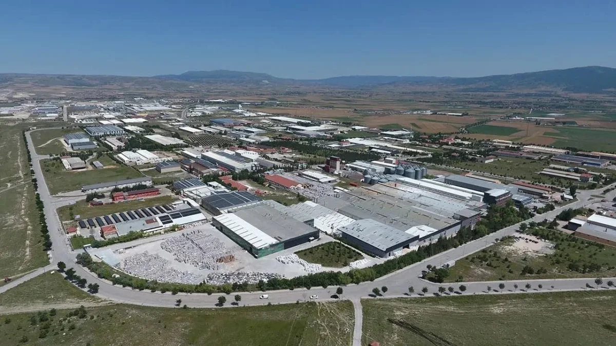 Çorum Belediyesi, son günlerde su sıkıntısı yaşayan Organize Sanayi Bölgesi’ne