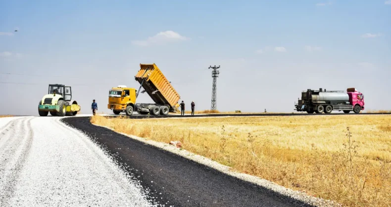 Diyarbakır’da kırsal mahalle yollarında asfalt çalışması başladı