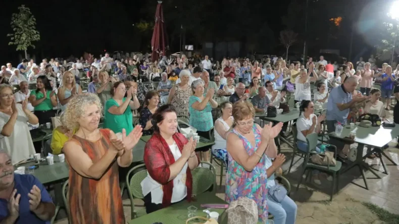 Edirneliler başkanlarıyla kafede buluştu