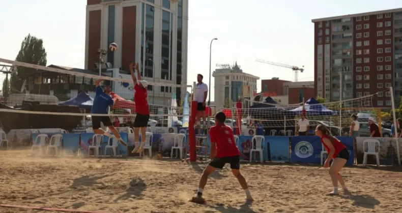 Eskişehir’de Plaj Voleybolu Şenliği kupa töreniyle son bulacak