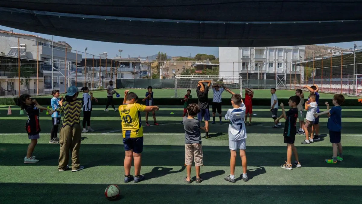 İzmir Büyükşehir Belediyesi, yaz döneminde çocukların çok yönlü gelişimine katkı