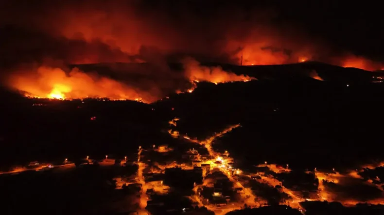 Tekirdağ tarihinin en büyük yangınını yaşıyor!