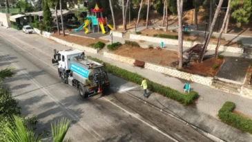 Adana’da kapsamlı temizlik çalışması yapıldı