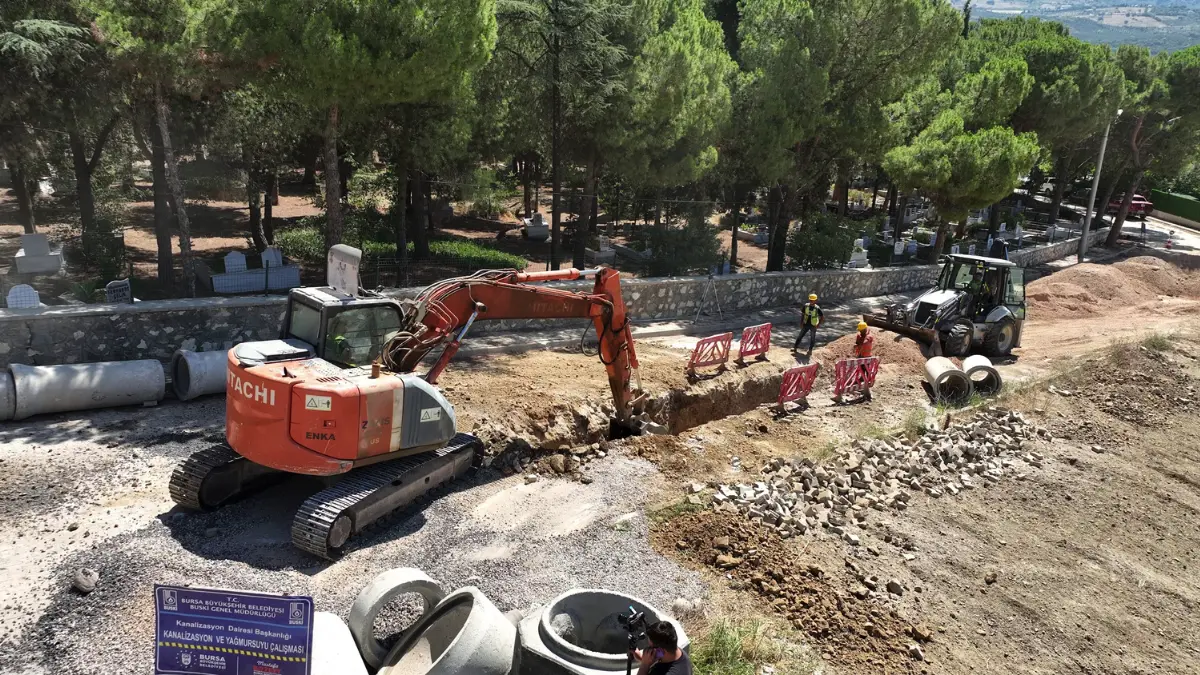 Bursa Büyükşehir Belediyesi, Gemlik ilçesinde yürütülen kanalizasyon ve yağmur suyu