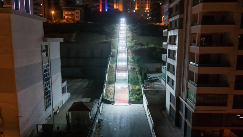 Canik Belediyesi’nden aydınlatma çalışması