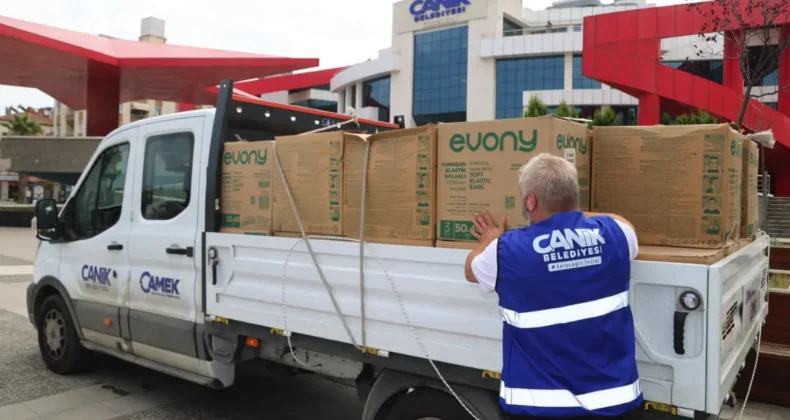 Canik Belediyesi’nden 100 bin maske hibe