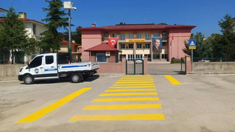 Giresun’da okul önlerinde yaya geçidi seferberliği