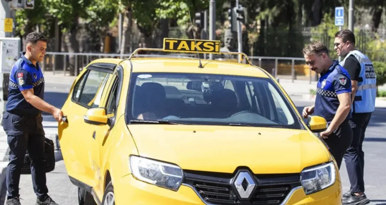 İzmir’de zabıta ekiplerinin taksi denetimi