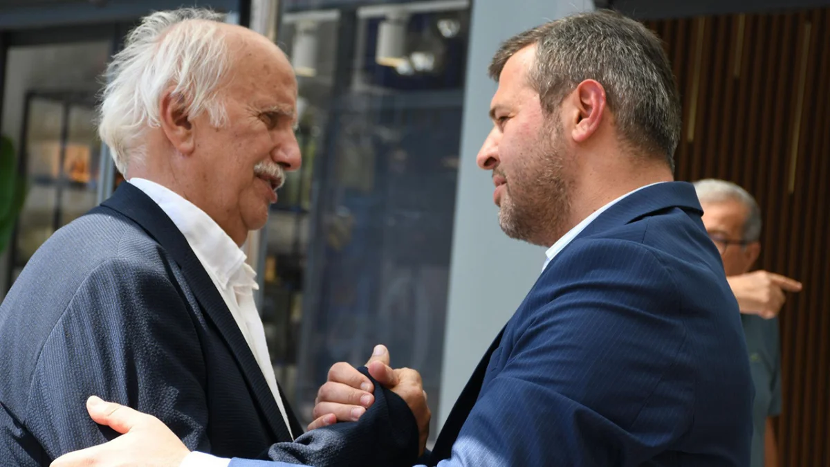 Karabük’te meydana gelen orman yangınının ardından Belediye Başkanı Özkan Çetinkaya’ya
