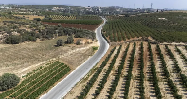 Mersin’de kırsal mahallelere asfalt çalışması