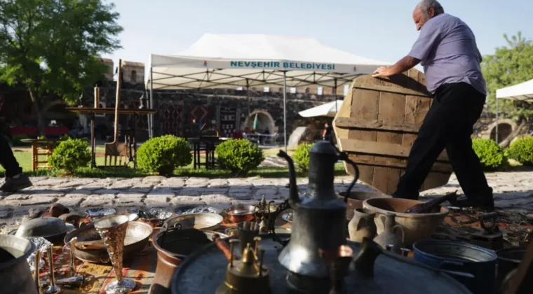 Nevşehir Kalesi’nde ilk kez antika pazarı kuruldu