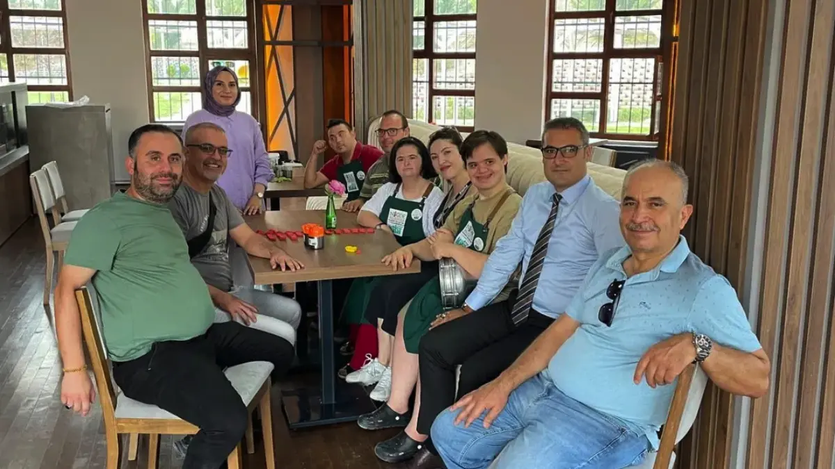 Niğde Belediyesi, down sendromlu gençlerin potansiyellerini ortaya koyabileceği “Hayat Kahvesi”