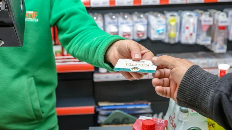 Van’da dar gelirli hanelere 5 milyon TL yardım