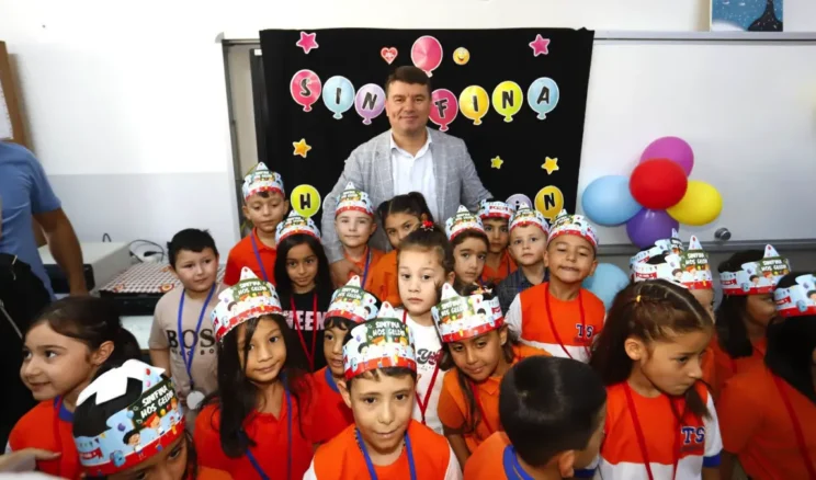 Aksaray’da miniklerin heyecanına başkan ortak oldu