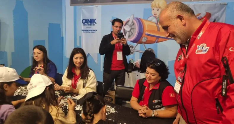 Canik Belediye Başkanı İbrahim Sandıkçı TEKNOFEST İstanbul’da gençlerle buluştu