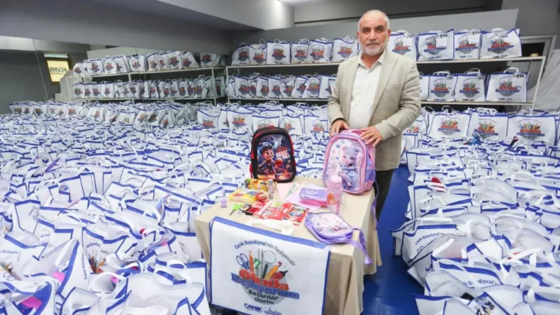Canik Belediyesi’nden ilkokul öğrencilerine kırtasiye desteği