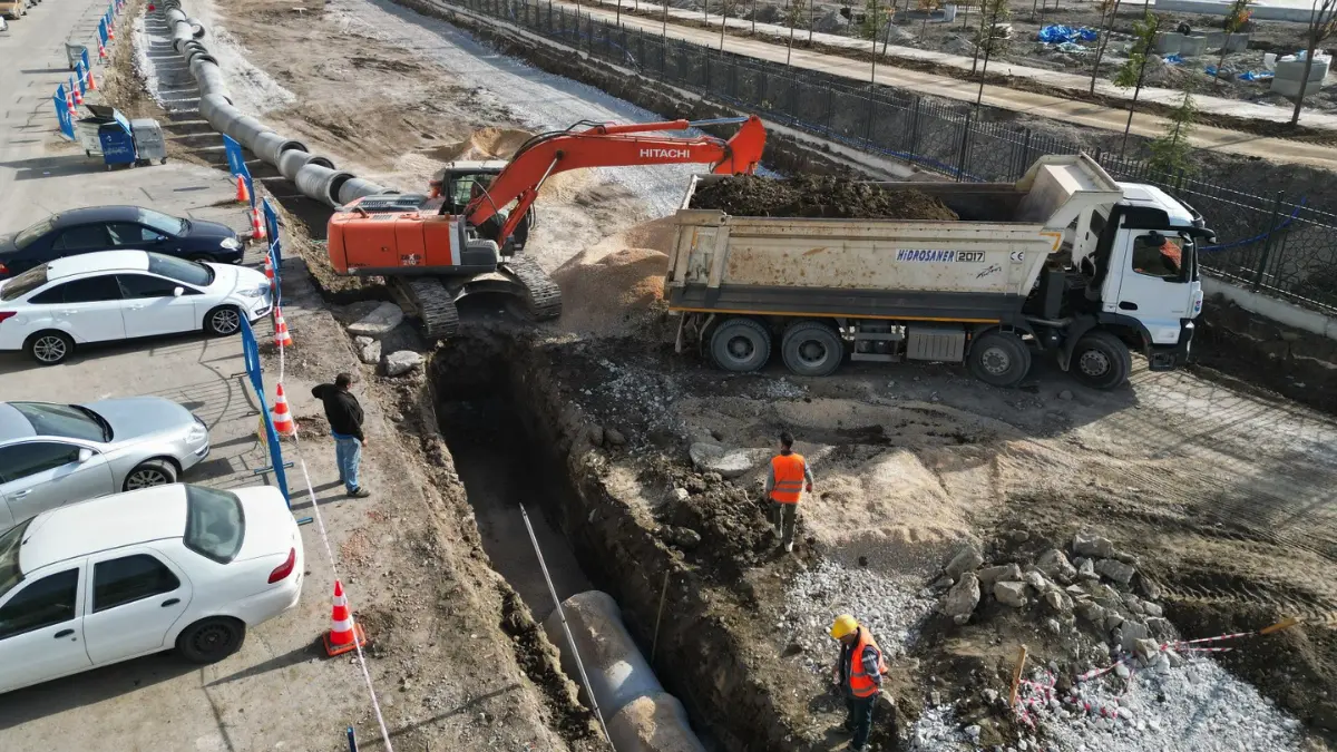 Çorum Belediyesi, sağanak yağmurlarda yaşanan olumsuzlukların önüne geçmek adına altyapı