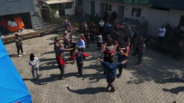 ‘Temiz Şehir Düzce’ için ekipler bir araya geldi! Moral ikramı düzenlendi…