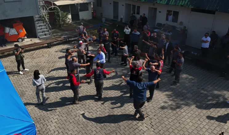 ‘Temiz Şehir Düzce’ için ekipler bir araya geldi! Moral ikramı düzenlendi…