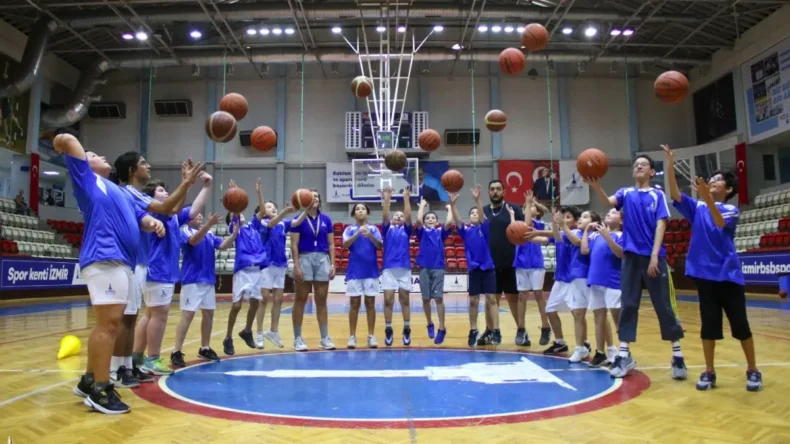 İzmir Büyükşehir’in ücretsiz kış spor okulları başlıyor