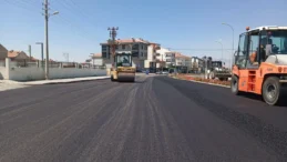 Karaman’da sıcak asfalt çalışmaları sürüyor