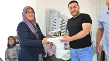 Manisa Büyükşehir’den kadınlara arıcılık desteği