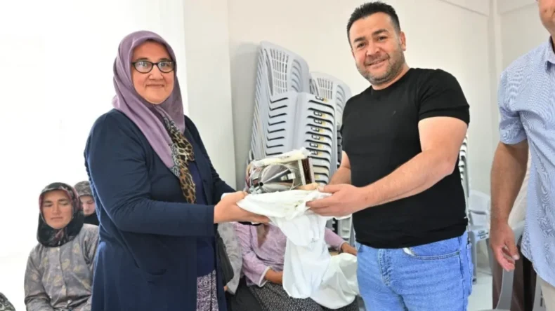 Manisa Büyükşehir’den kadınlara arıcılık desteği