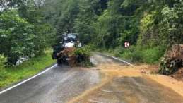 Trabzon’un 4 ilçesinde heyelan meydana geldi