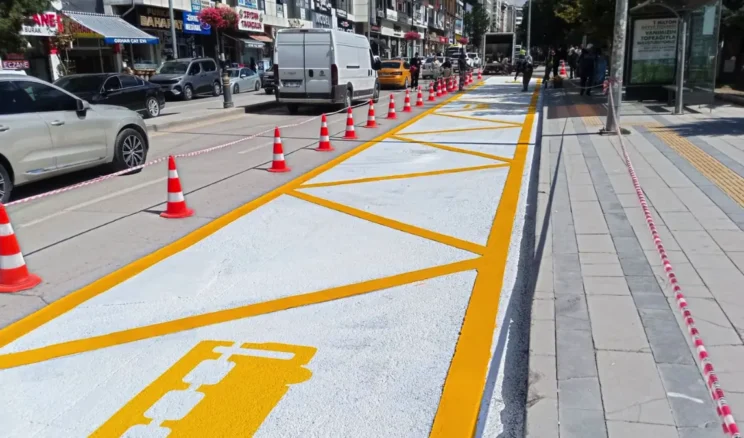 Van’da otobüs durakları yenileniyor