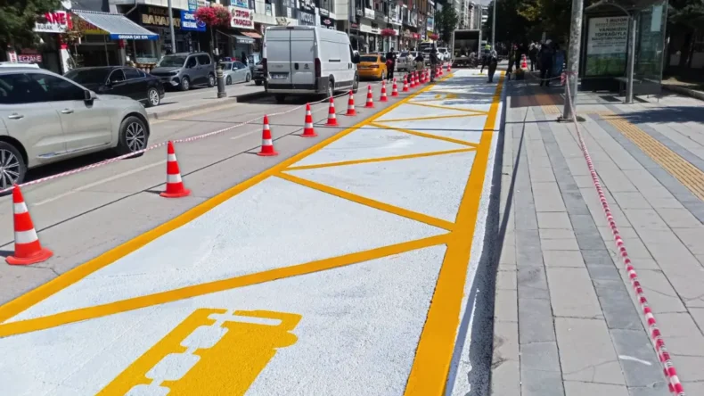 Van’da otobüs durakları yenileniyor