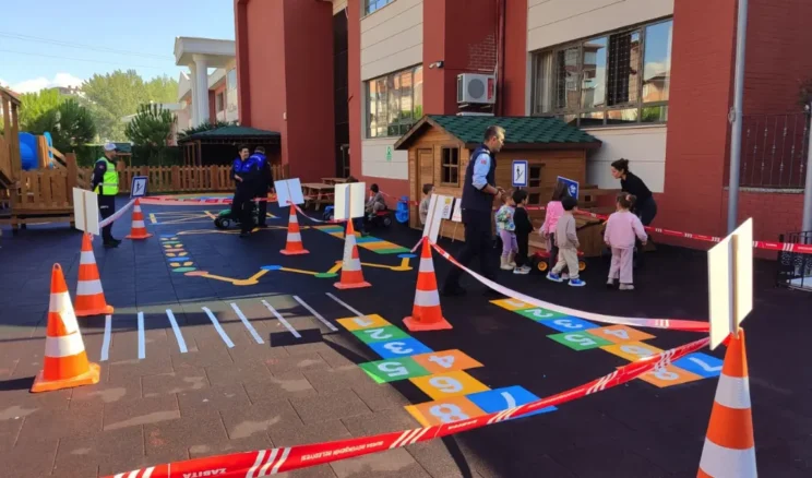 Bursa’da çocuklara trafik güvenliği eğitimi verildi