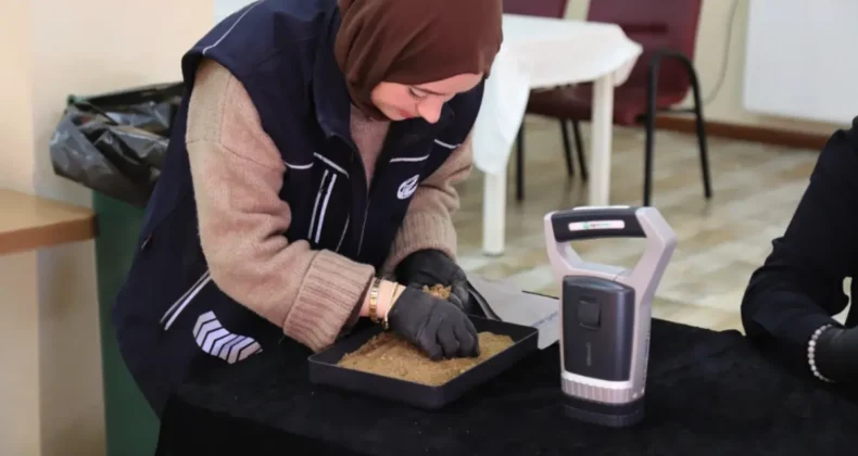 Eskişehir Büyükşehir’den çiftçilere ücretsiz toprak analizi desteği