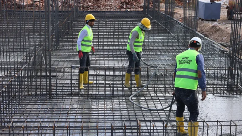 Hatay’da yeni çok amaçlı salon inşaatı sürüyor