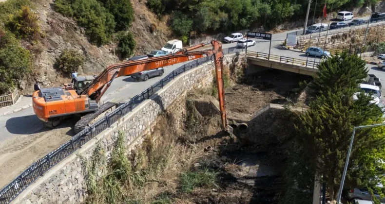 İzmir’de kış öncesi derelerde temizlik ve altyapı çalışması