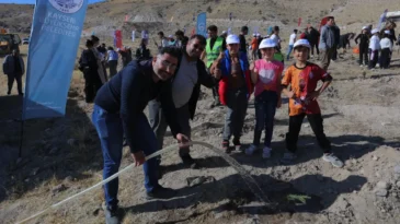 Kayseri’de 3 bin fidan toprakla buluştu