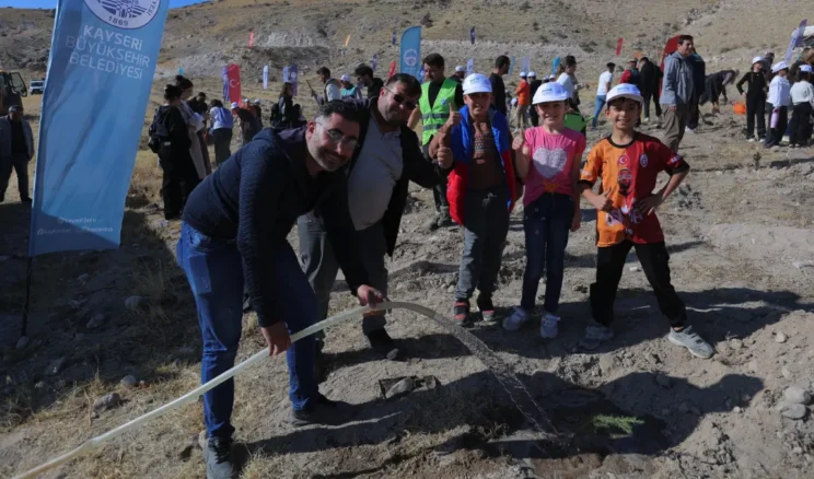 Kayseri’de 3 bin fidan toprakla buluştu