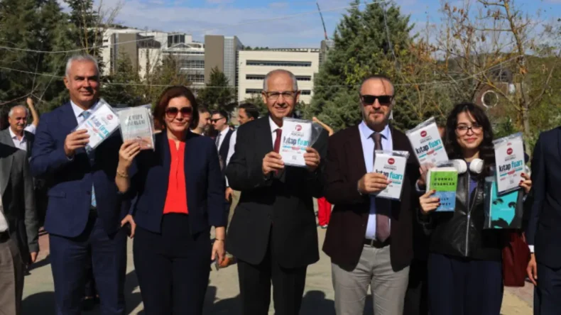 Kocaeli’de kitaplar dalından toplandı