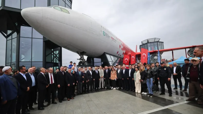 Kocaeli’de Havacılık ve Bilim Merkezi’ne dönüştürülen uçak ziyarete açıldı