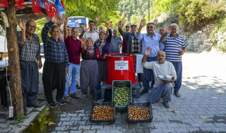 Mersin’de üreticilere Ceviz Soyma Makinesi desteği