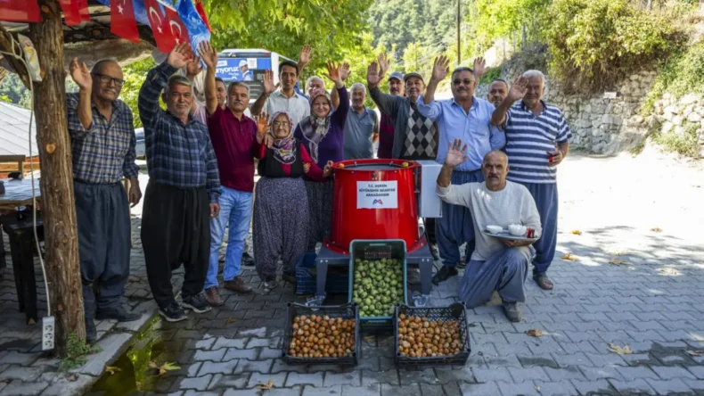 Mersin’de üreticilere Ceviz Soyma Makinesi desteği