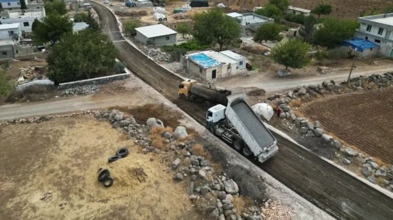 Şanlıurfa kırsalında yollar yenileniyor