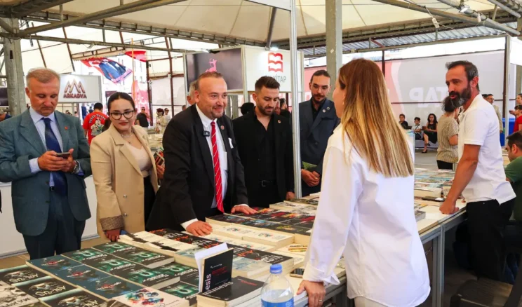 Uşak Kitap Fuarı 75 bin kitapseveri ağırladı