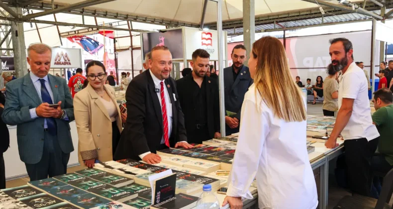 Uşak Kitap Fuarı 75 bin kitapseveri ağırladı