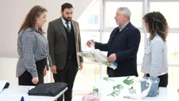 Çorum’da atığa geçit yok! Afişler çantaya dönüşüyor…