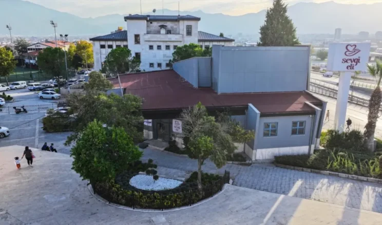 Denizli’de yenilenen metruk bina Sevgi Evi’ne dönüştürüldü