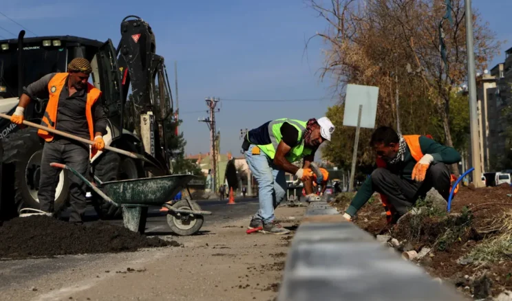 Diyarbakır Büyükşehir’den Karacadağ Caddesi’ne estetik dokunuş