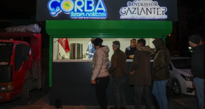 Gaziantep’te 39 noktada sıcak çorba dağıtımı yapılıyor